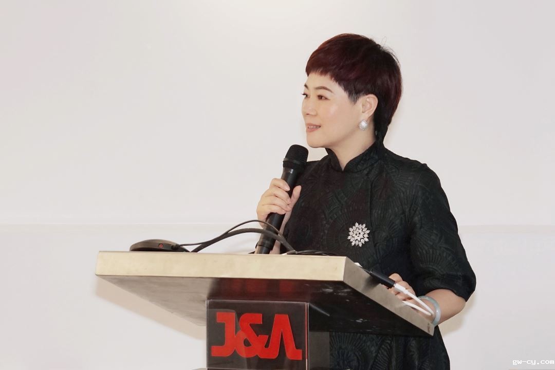 J&Abetway开户网站董事、副总经理冉晓凤 J&Abetway开户网站董事、副总经理冉晓凤