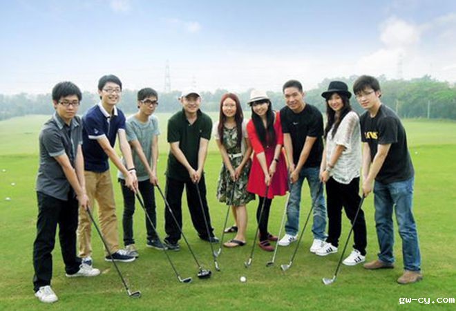 室内设计公司J&A设计师应邀体验聚豪高尔夫球会会所