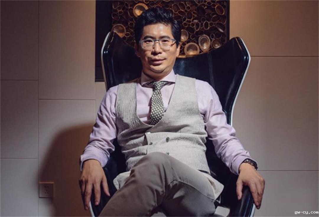 室内设计公司J&A总设计师姜峰先生荣登《财智生活》杂志封面人物