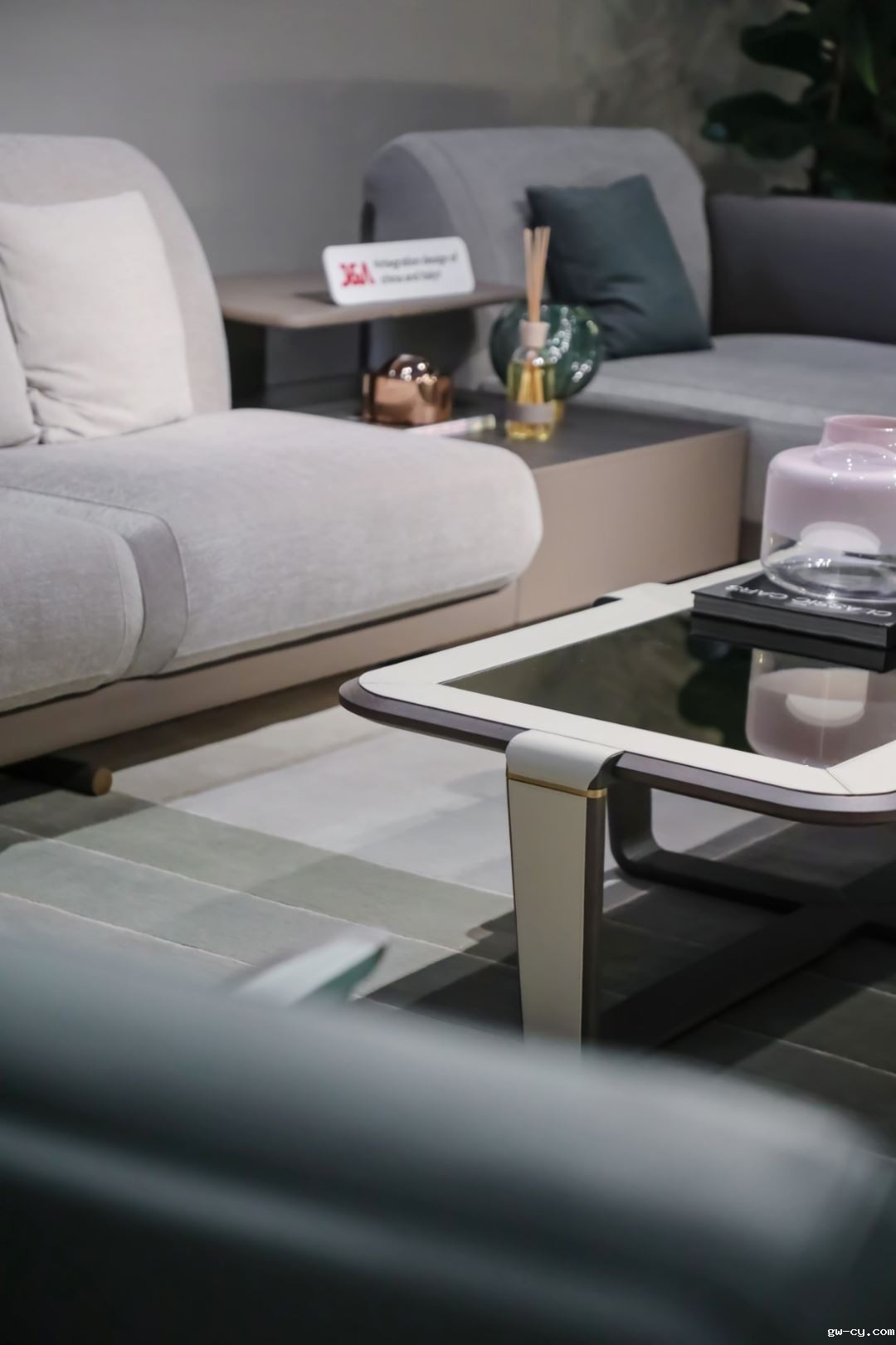 J&Abetway开户网站董事长、总设计师姜峰先生家具设计作品Vine“蔓”系列新品