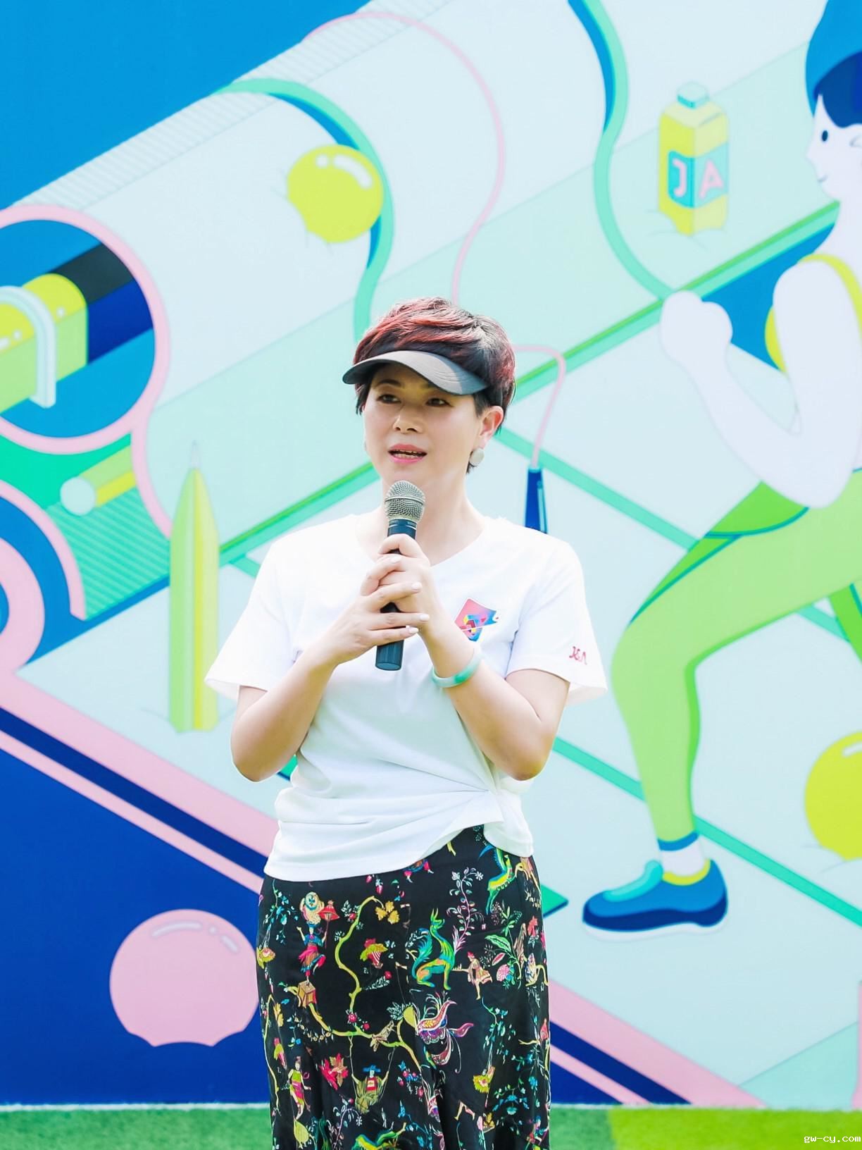 J&Abetway开户网站董事、副总经理冉晓凤女士出席运动会并致辞