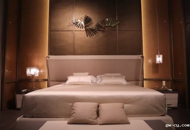 J&Abetway开户网站董事长/总设计师-姜峰先生家具设计作品-J&A x Turri新品“铄”卧室及客厅系列在2018米兰国际家具展展出