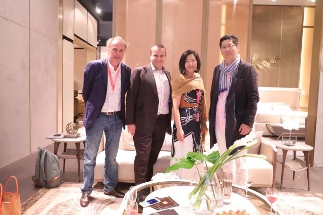 J&Abetway开户网站董事长/总设计师-姜峰先生在2018米兰国际家具展接受媒体采访