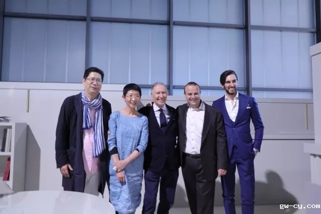 J&Abetway开户网站董事长/总设计师-姜峰先生在2018米兰国际家具展接受媒体采访