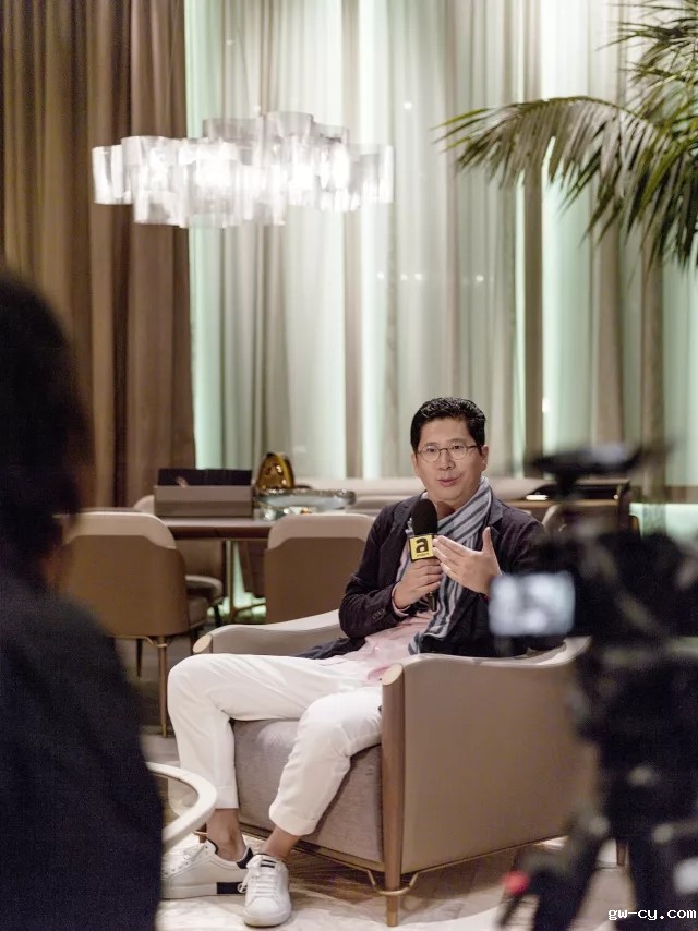 J&Abetway开户网站董事长/总设计师-姜峰先生在2018米兰国际家具展接受媒体采访