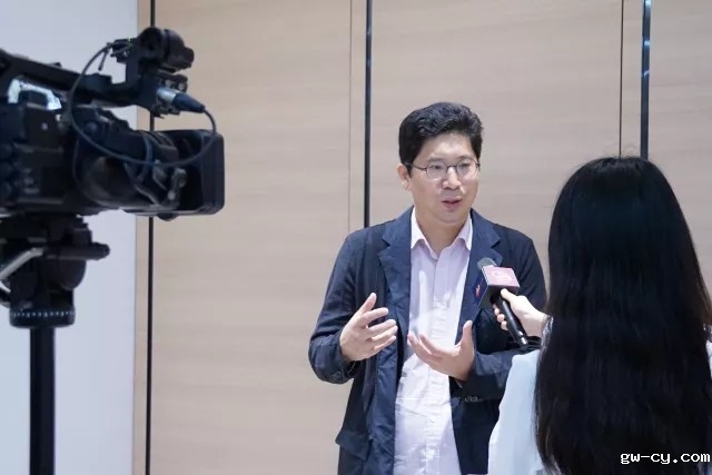 J&Abetway开户网站董事长、总设计师姜峰先生在2018深圳设计周SIID “大家论道”设计论坛