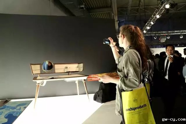 J&Abetway开户网站总设计师姜峰先生家具设计作品《素月》亮相2016米兰设计周