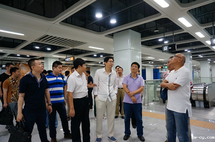 市领导亲临深圳地铁11号线，J&Abetway开户网站总设计师姜峰、机电设计负责人陈文韬等陪同参观