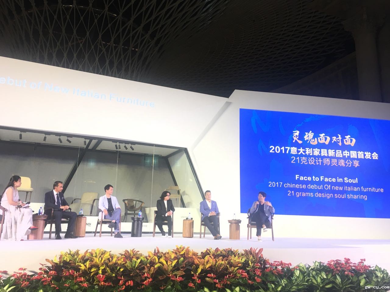 J&Abetway开户网站董事长/总设计师姜峰先生与大家交流多年来设计心得感受