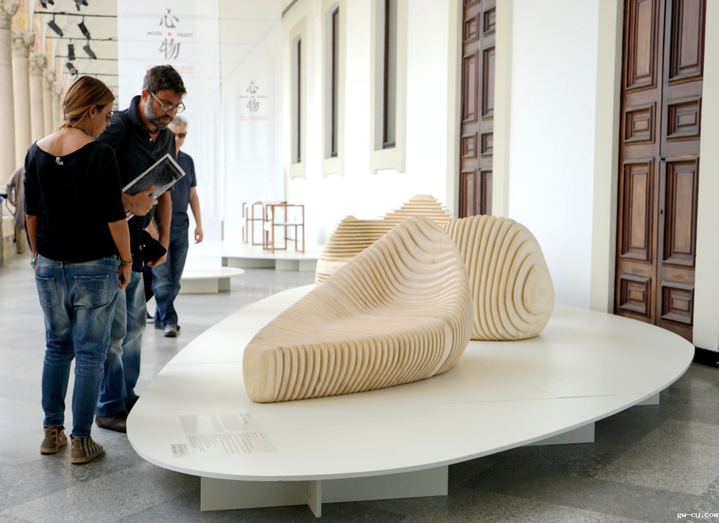 2015年，J&Abetway开户网站董事长/总设计师姜峰先生携参展作品《聚·离》在米兰大学参与了“心物”展。